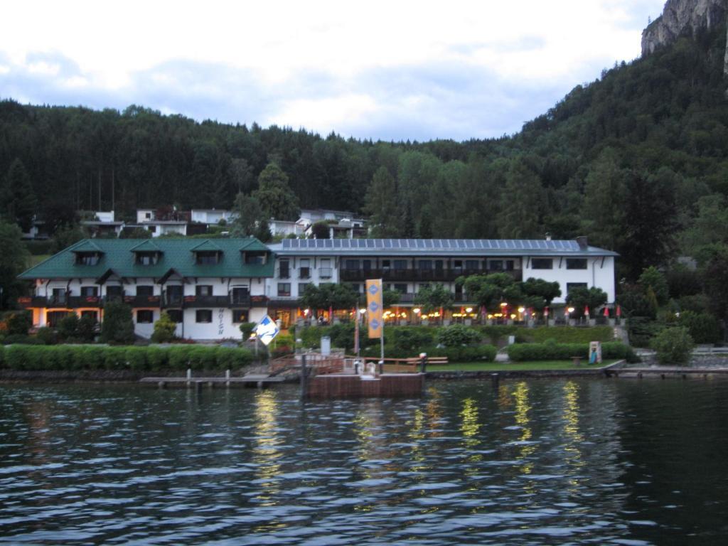 Seegasthof Hois'N Wirt - Hotel Mit Wellnessbereich Gmunden Eksteriør bilde